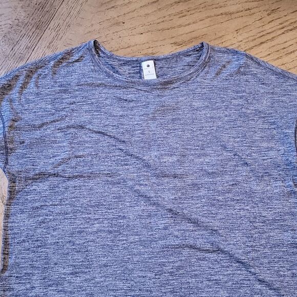 Yogalicious size S blue t shirt NWT open back 💙 - Picture 2 of 7